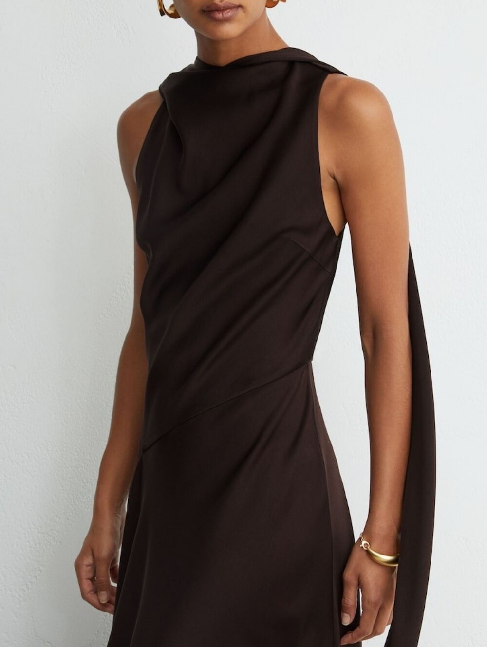 Reiss Sabine Satin Cape-Detail Maxi Dress in Grape Burgundy - Picture 4 of 8